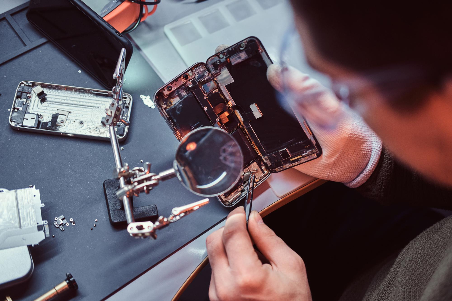 Why Professional Watch Battery Replacement and Cell Phone Repair Matter More Than You Think